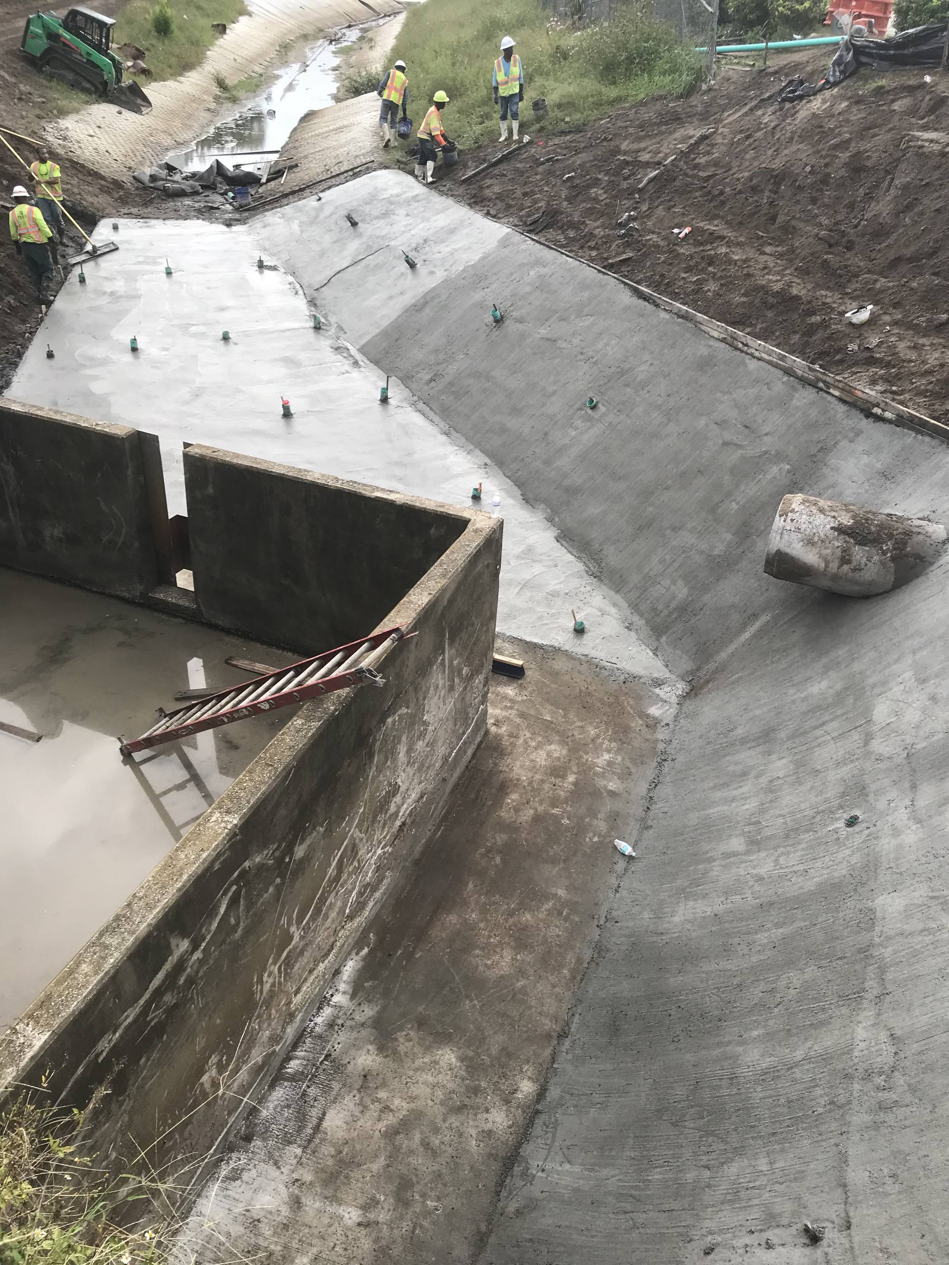 Concrete flatwork pour